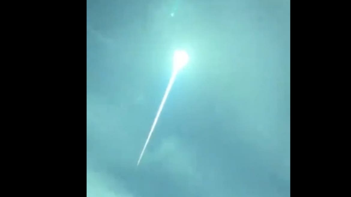 Suspected Meteor Turns Sky Over Portugal an Astonishing Neon Blue