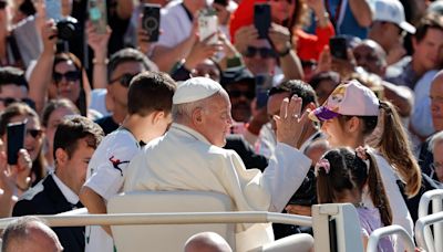 El papa dice que hay una "libertad mala" que "permite a los ricos explotar a los pobres"