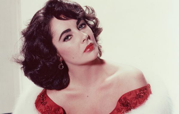 10 Iconic Elizabeth Taylor Quotes That’ll Make You Put on Some Lipstick and Channel Hollywood Glamour