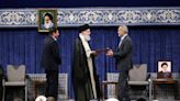 El líder supremo de Irán ratifica al reformista Pezeshkian como nuevo presidente
