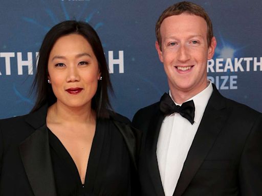 Mark Zuckerberg and Wife Priscilla Share Rare Photos of Their 3 Daughters as They Celebrate His 40th Birthday