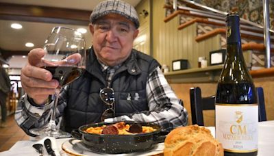 La fabada, bien acompañada de un rioja: así se disfruta estos días del plato tradicional