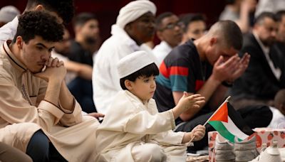 Chicago Muslim community gathers for Eid al-Adha, calls for end to war in Gaza