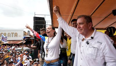 El chavismo crispa la campaña por la ventaja de la oposición
