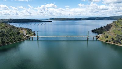 Lake Oroville nears full capacity, CA DWR warns of potential spillway waves