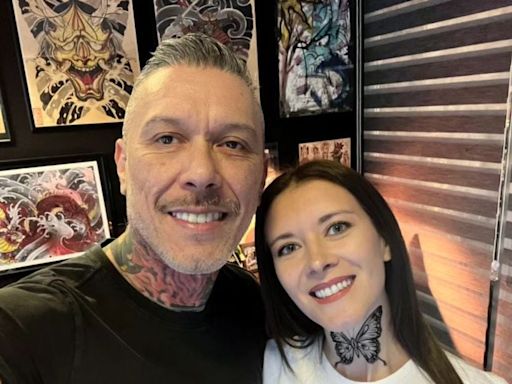 Las teorías sobre el polémico tatuaje de Carla Jara