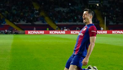 Robert Lewandowski rescata a tiempo al Barça ante un combativo Valencia