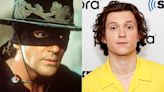 Antonio Banderas parece haber olvidado algo esencial al recomendar a Tom Holland como El Zorro