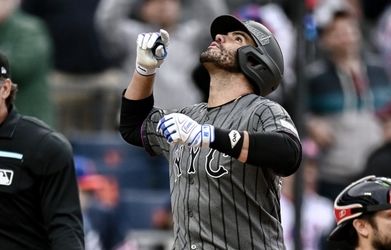 Mets reinstate J.D. Martinez from paternity list amid bevy of roster moves