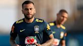 Meia Zé Roberto defende convocação de Daniel Alves para a Copa do Mundo