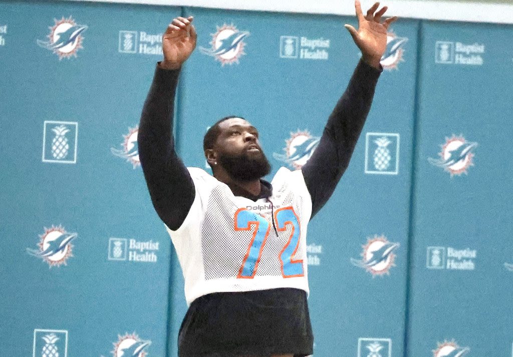 Dolphins’ Terron Armstead contemplated retirement, but that doesn’t mean 2024 is his last season