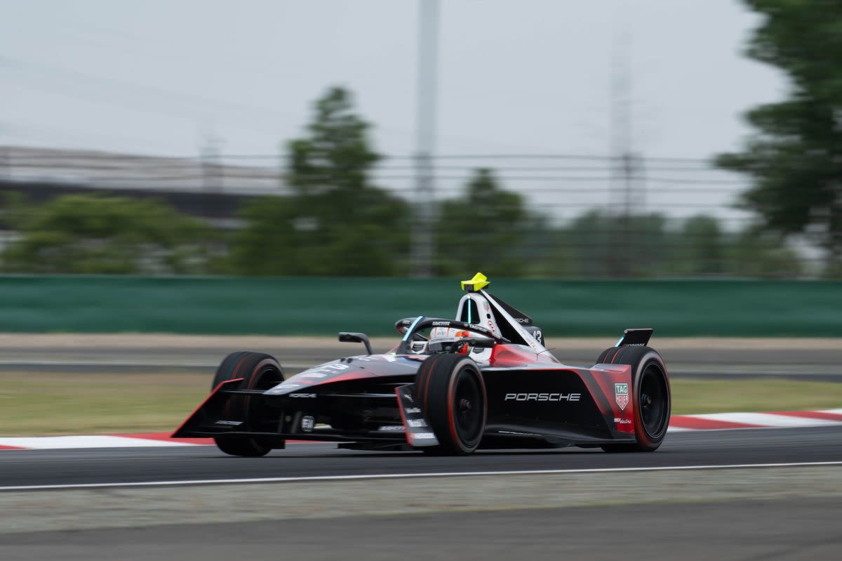 Shanghai E-Prix: Da Costa wins as Cassidy extends points lead