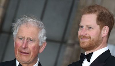 El príncipe Harry lanza un comunicado para explicar porque no se verá con su padre, el rey Carlos III