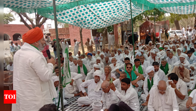 Farmers recalls Kandela kand of 2002, pay tribute to farmers | India News - Times of India