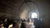 快訊／台鐵自強號遭落石擊中！列車卡隧道內 司機骨折、6乘客受傷
