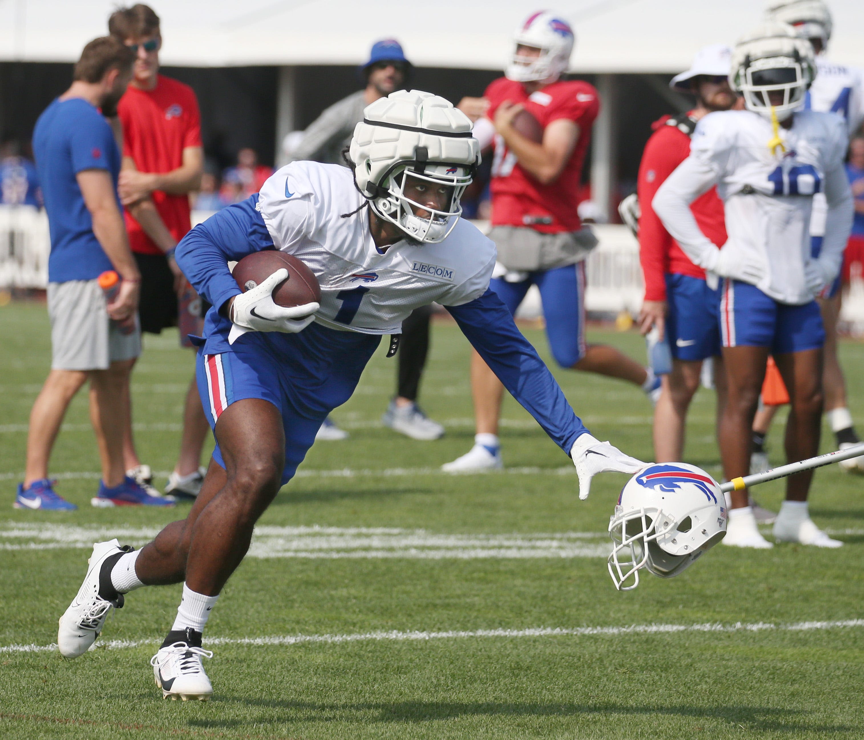 Who will Bills keep at wide receiver? Offensive coordinator says a depth chart doesn't exist