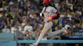 De La Cruz goes 4 for 4 with career-high 4 steals in Reds' 7-2 win over Dodgers