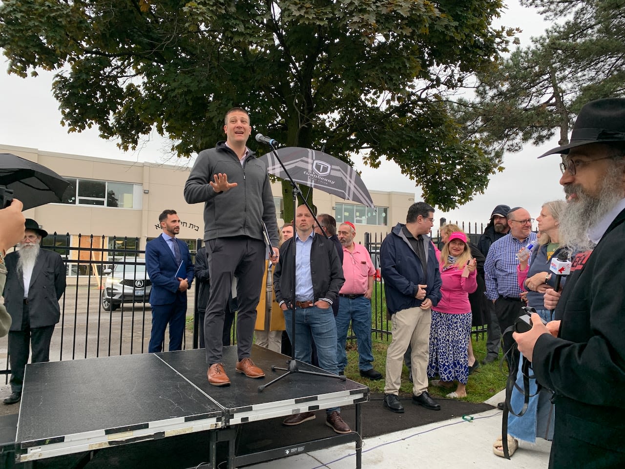 Rally held outside Toronto Jewish school after shooting