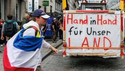 Agricultores europeos vuelven a protestar en Bruselas contra las normas de la UE