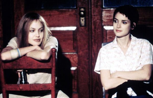 Elisabeth Moss says 'Girl, Interrupted' cast divided into Winona Ryder vs. Angelina Jolie camps