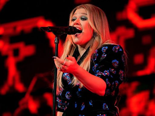 WATCH: Kelly Clarkson Puts a Sultry Spin on Carrie Underwood's 'Blown Away'