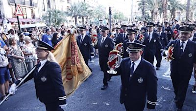 Así ha sido la inauguración de la Gran Fira: desfile de bandas de cornetas y tambores