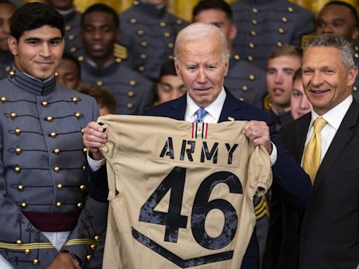 Biden awards Commander-in-Chief's Trophy to Army Black Knights