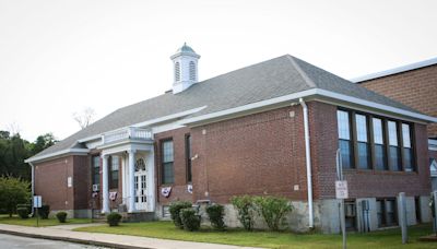 Will Fort Barton Elementary School be closed? What to know before Saturday meeting