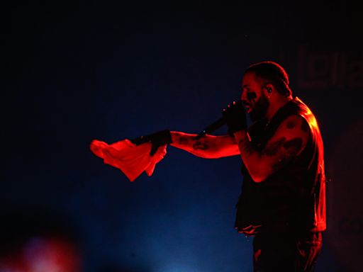 Drake retira una canción en la que usa una voz de IA de Tupac tras amenaza de denuncia