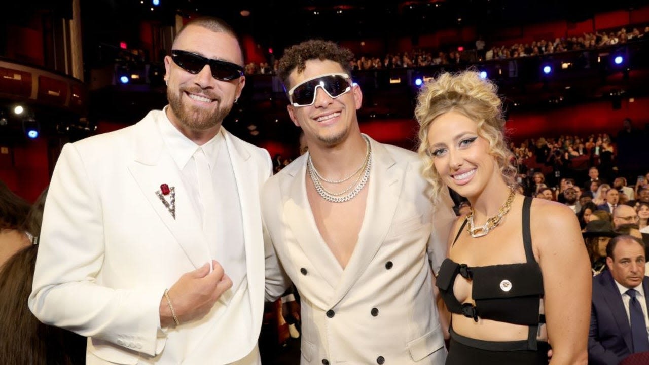 Travis Kelce, Patrick and Brittany Mahomes Catch Taylor Swift's Show