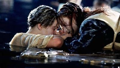 La discussa zattera di “Titanic” è stata venduta all’asta