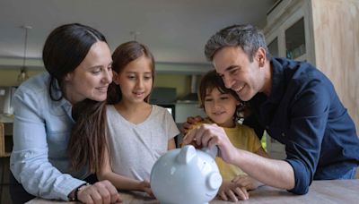 How Much Should the Average Middle-Class Family Have in Savings? Experts Weigh In