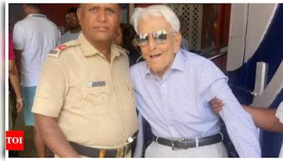 Ranveer Singh is all praise for his 93-year-old 'Nana' for stepping out to vote; calls him 'Rockstar' | Hindi Movie News - Times of India