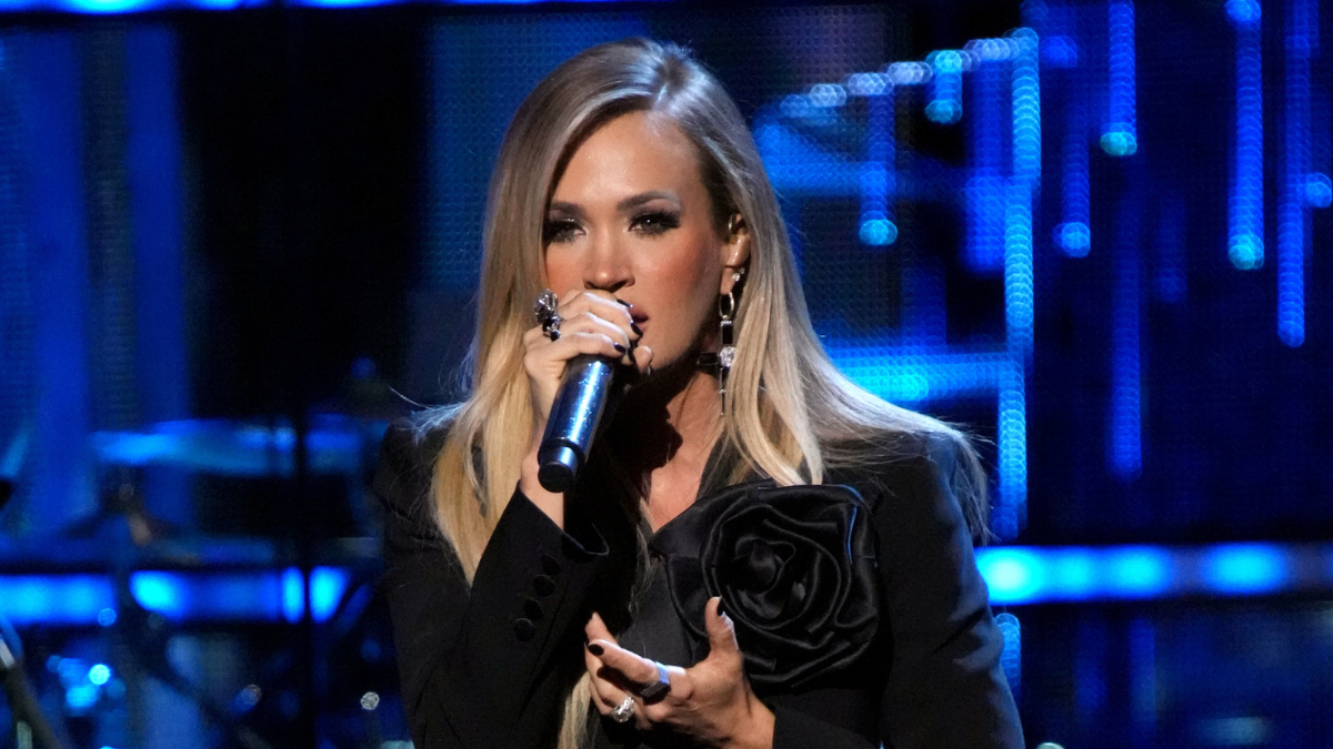 Carrie Underwood Honors Late Country Legend With Cover Of 80s Classic | iHeartCountry Radio