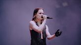 "Le fantôme de l’argent" : pas invité à chanter aux JO, Christine and the Queens frôle le complotisme