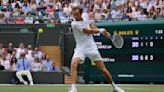Wimbledon levantará la prohibición para los jugadores rusos y bielorrusos, pero con estrictas condiciones