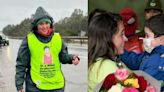 Madre que camina de Chiloé a Santiago por su hijo, recibió dulce sorpresa por el Día de la Mamá