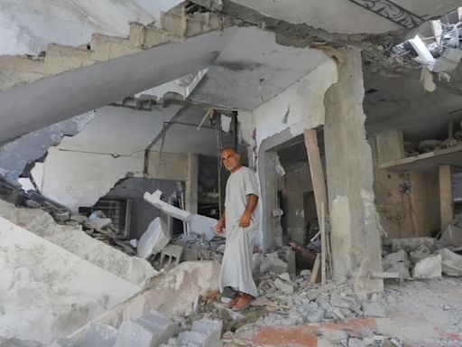 Mueren al menos dos civiles palestinos en un bombardeo israelí en el centro de la Franja de Gaza