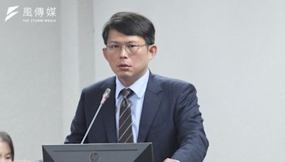 轟政院覆議理由是假訊息 黃國昌喊話卓榮泰：若有風骨，覆議沒過就下台