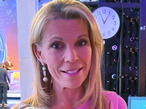 Vanna White reveals what she snacks on at 'Wheel of Fortune' in behind-the-scenes video