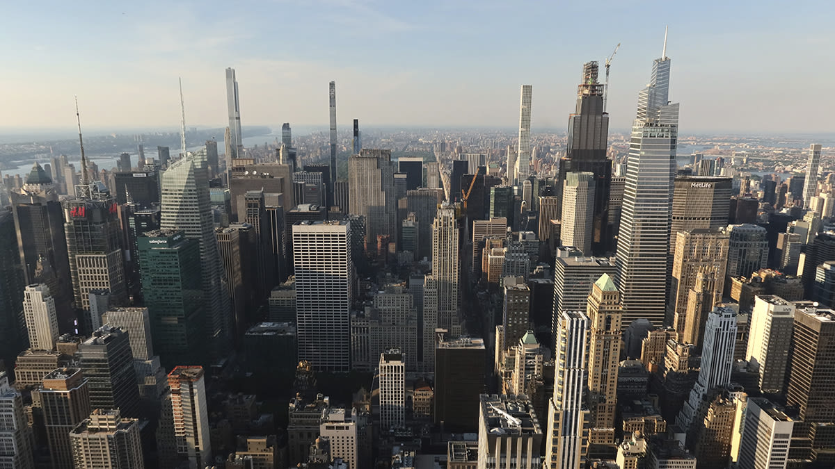 New York City’s Real Estate Market Heats Up as Inventory Grows and Sellers Slash Prices