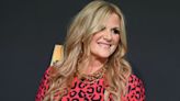 Trisha Yearwood Stuns at the ACM Awards in a Figure-Flattering Leopard-Print Dress