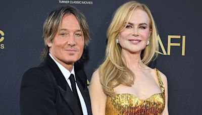 Keith Urban and Nicole Kidman Pose With 2 Teenage Daughters for Their First-Ever Red Carpet Appearance