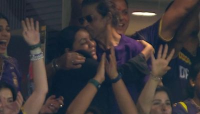 IPL 2024 Final's Crazy Viral Moment: Shah Rukh Khan Kisses Gauri Khan As KKR Make History | Cricket News