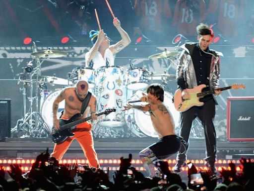 Por qué un exmiembro de Red Hot Chili Peppers fue acusado de homicidio culposo - La Tercera