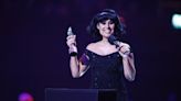 Raye se lleva el Brit Award al 'mejor nuevo artista', el tercero en la entrega de premios