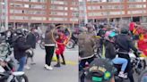 Grupo de motociclistas atacó a guardián de Ciclovía por negarse a dejarlos pasar por el carril exclusivo