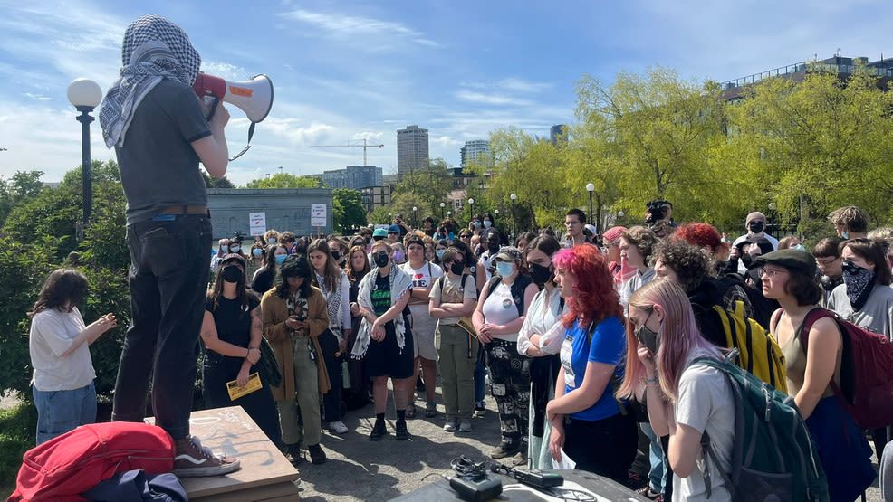 Seattle students walk out for Pro-Palestinian rally