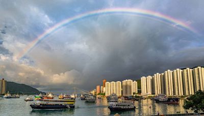 秋颱｜天文台料台灣以東有熱帶氣旋形成 下沉氣流煲熱華南地區