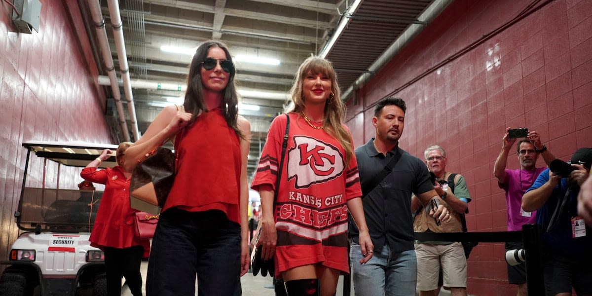 Taylor Swift, fresh off the VMAs, back at Arrowhead to watch Kelce and the Chiefs